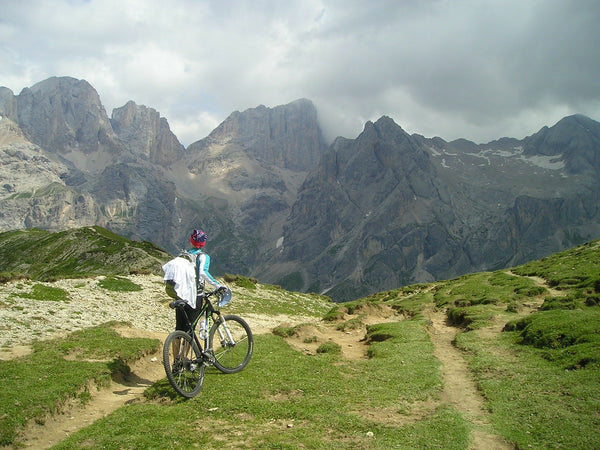 Ciclismo de montaña: ¿qué debe llevarse en la mochila?