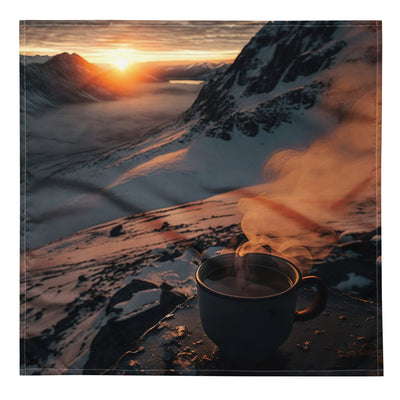 Heißer Kaffee auf einem schneebedeckten Berg - Bandana (All-Over Print) berge xxx L