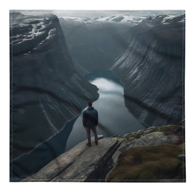 Mann auf Bergklippe - Norwegen - Bandana (All-Over Print) berge xxx L