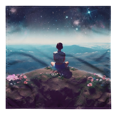 Frau sitzt auf Berg – Cosmos und Sterne im Hintergrund - Landschaftsmalerei - Bandana (All-Over Print) berge xxx L