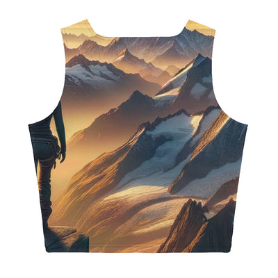 Fotorealistische Darstellung der Alpen bei Sonnenaufgang, Wanderin unter einem gold-purpurnen Himmel - Damen Crop Top (All-Over Print) wandern xxx yyy zzz