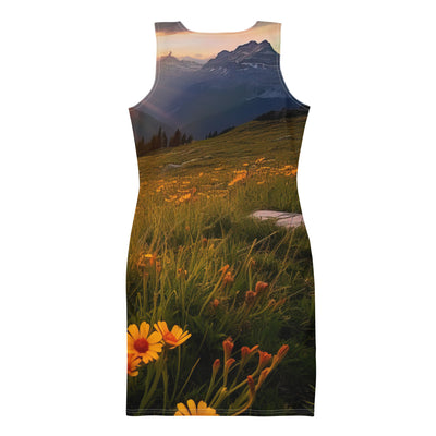 Gebirge, Sonnenblumen und Sonnenaufgang - Langes Damen Kleid (All-Over Print) berge xxx