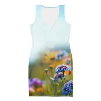 Foto von Blumen im Sonnenschein - Nahaufnahme - Langes Damen Kleid (All-Over Print) camping xxx