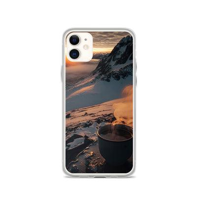 Heißer Kaffee auf einem schneebedeckten Berg - iPhone Schutzhülle (durchsichtig) berge xxx iPhone 11