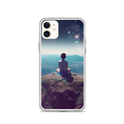 Frau sitzt auf Berg – Cosmos und Sterne im Hintergrund - Landschaftsmalerei - iPhone Schutzhülle (durchsichtig) berge xxx iPhone 11