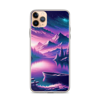 Magische Alpen-Dämmerung, rosa-lila Himmel und Bergsee mit Boot - iPhone Schutzhülle (durchsichtig) berge xxx yyy zzz iPhone 11 Pro Max