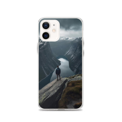 Mann auf Bergklippe - Norwegen - iPhone Schutzhülle (durchsichtig) berge xxx iPhone 12