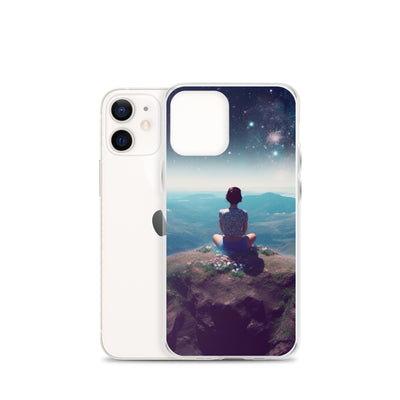 Frau sitzt auf Berg – Cosmos und Sterne im Hintergrund - Landschaftsmalerei - iPhone Schutzhülle (durchsichtig) berge xxx