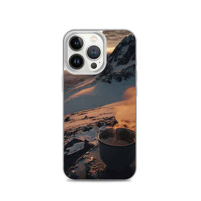 Heißer Kaffee auf einem schneebedeckten Berg - iPhone Schutzhülle (durchsichtig) berge xxx iPhone 13 Pro