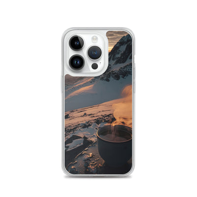Heißer Kaffee auf einem schneebedeckten Berg - iPhone Schutzhülle (durchsichtig) berge xxx iPhone 14 Pro