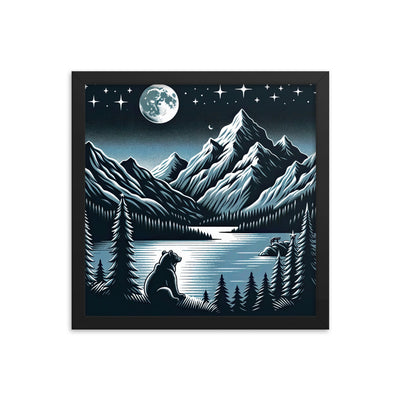 Bär in Alpen-Mondnacht, silberne Berge, schimmernde Seen - Premium Poster mit Rahmen camping xxx yyy zzz 35.6 x 35.6 cm