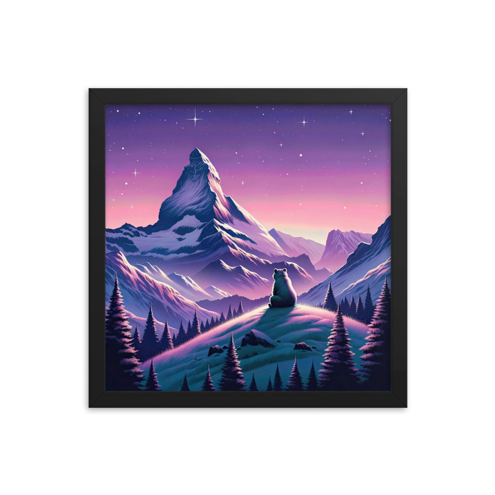 Bezaubernder Alpenabend mit Bär, lavendel-rosafarbener Himmel (AN) - Premium Poster mit Rahmen xxx yyy zzz 35.6 x 35.6 cm