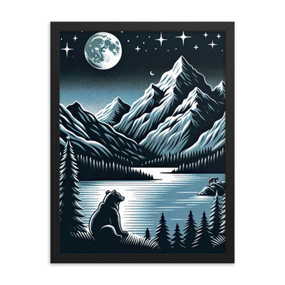 Bär in Alpen-Mondnacht, silberne Berge, schimmernde Seen - Premium Poster mit Rahmen camping xxx yyy zzz 45.7 x 61 cm
