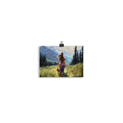 Frau mit langen Kleid im Feld mit Blumen - Berge im Hintergrund - Malerei - Poster berge xxx 12.7 x 17.8 cm