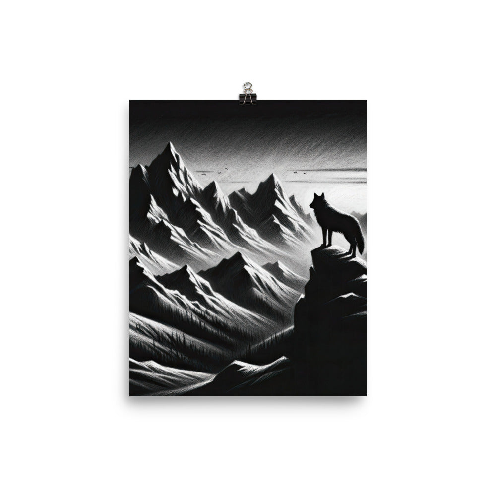 Kohlezeichnung, die die stille Stille der Alpen in der Winterdämmerung verkörpert. Wolf auf einem Berghügel (AN) - Enhanced Matte Paper xxx yyy zzz 20.3 x 25.4 cm