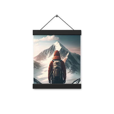 Wanderer von hinten vor einem Berg - Malerei - Premium Poster mit Aufhängung berge xxx Black 20.3 x 25.4 cm