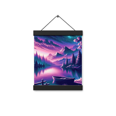 Magische Alpen-Dämmerung, rosa-lila Himmel und Bergsee mit Boot - Premium Poster mit Aufhängung berge xxx yyy zzz 20.3 x 25.4 cm
