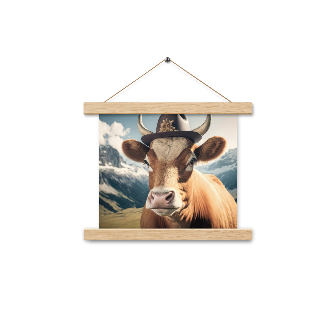 Kuh mit Hut in den Alpen - Berge im Hintergrund - Landschaftsmalerei - Premium Poster mit Aufhängung berge xxx Oak 25.4 x 25.4 cm