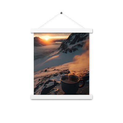 Heißer Kaffee auf einem schneebedeckten Berg - Premium Poster mit Aufhängung berge xxx 27.9 x 35.6 cm