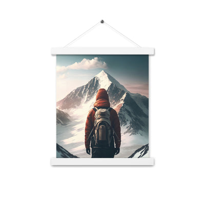 Wanderer von hinten vor einem Berg - Malerei - Premium Poster mit Aufhängung berge xxx Weiß 27.9 x 35.6 cm