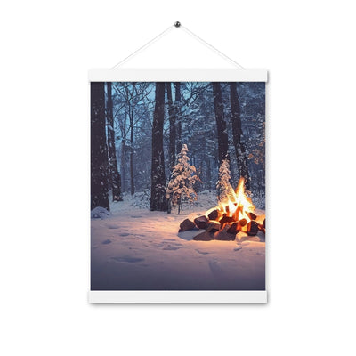 Lagerfeuer im Winter - Camping Foto - Premium Poster mit Aufhängung camping xxx 30.5 x 40.6 cm