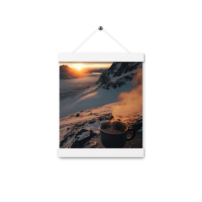 Heißer Kaffee auf einem schneebedeckten Berg - Premium Poster mit Aufhängung berge xxx 20.3 x 25.4 cm