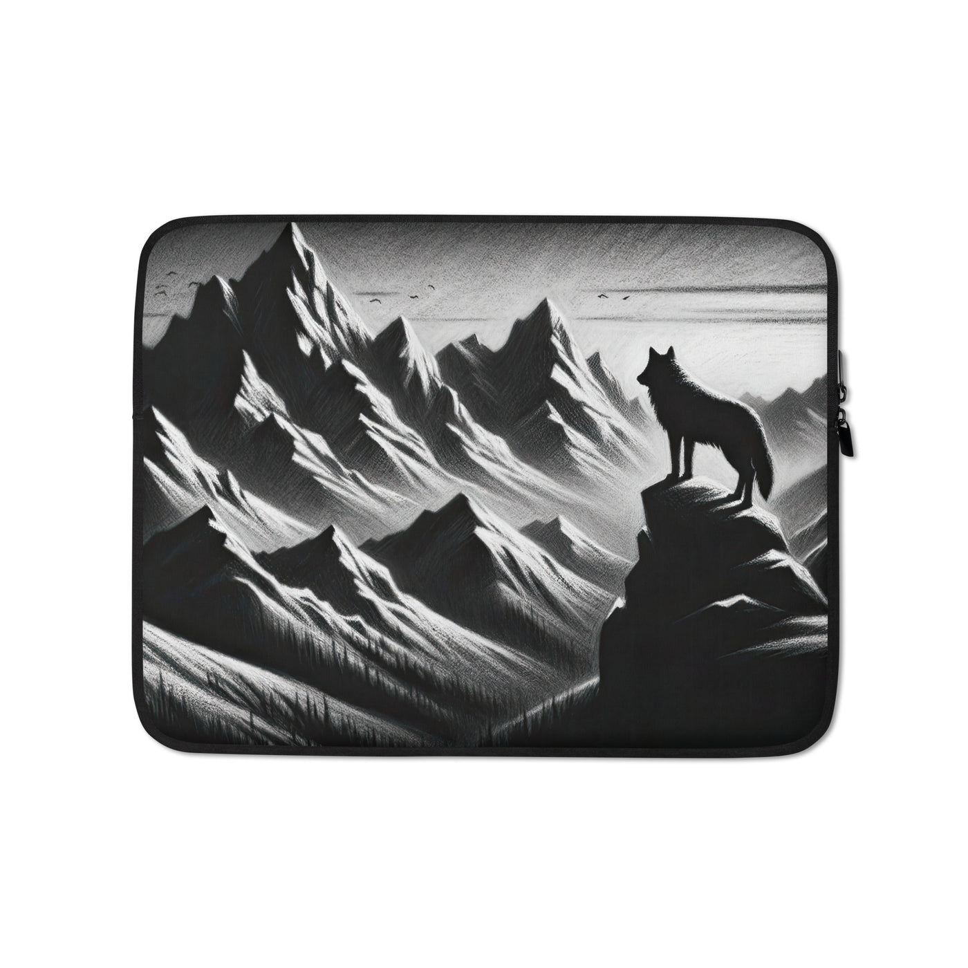 Kohlezeichnung, die die stille Stille der Alpen in der Winterdämmerung verkörpert. Wolf auf einem Berghügel (AN) - Laptophülle xxx yyy zzz 13″