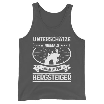 Unterschatze Niemals Einen Alten Bergsteiger - Herren Tanktop klettern xxx yyy zzz Asphalt