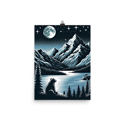 Bär in Alpen-Mondnacht, silberne Berge, schimmernde Seen - Premium Poster (glänzend) camping xxx yyy zzz 30.5 x 40.6 cm