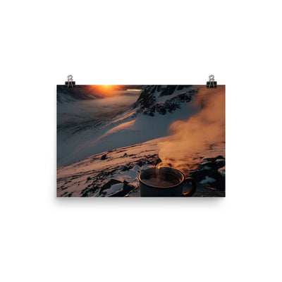 Heißer Kaffee auf einem schneebedeckten Berg - Premium Poster (glänzend) berge xxx 30.5 x 45.7 cm