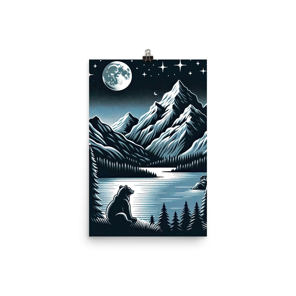 Bär in Alpen-Mondnacht, silberne Berge, schimmernde Seen - Premium Poster (glänzend) camping xxx yyy zzz 30.5 x 45.7 cm