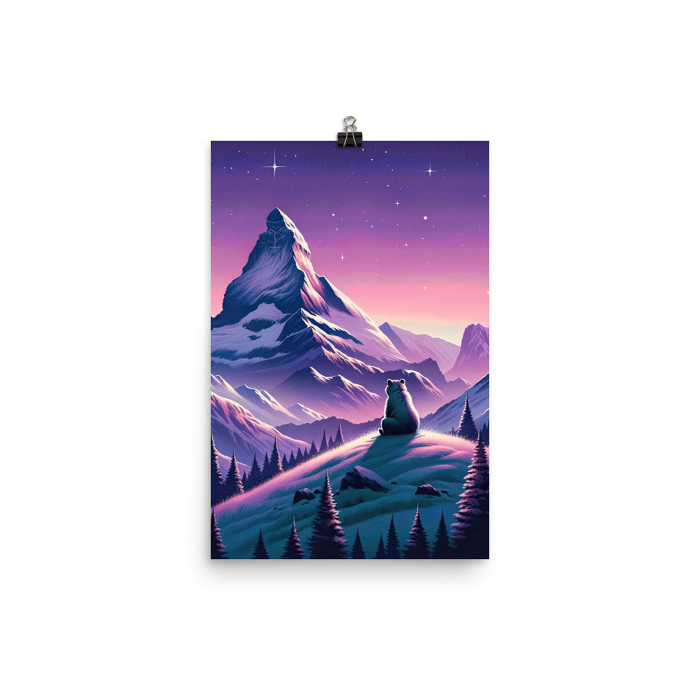 Bezaubernder Alpenabend mit Bär, lavendel-rosafarbener Himmel (AN) - Premium Poster (glänzend) xxx yyy zzz 30.5 x 45.7 cm