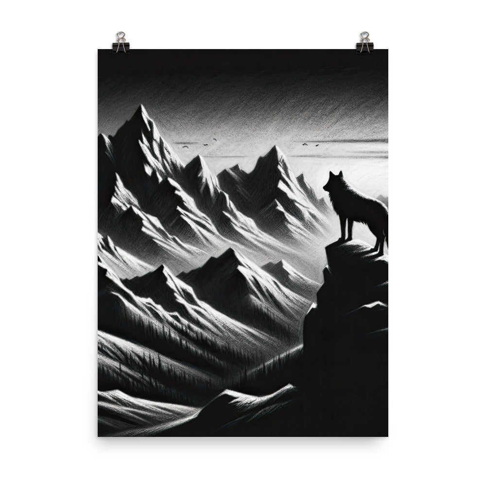 Kohlezeichnung, die die stille Stille der Alpen in der Winterdämmerung verkörpert. Wolf auf einem Berghügel (AN) - Premium Luster Photo xxx yyy zzz 45.7 x 61 cm