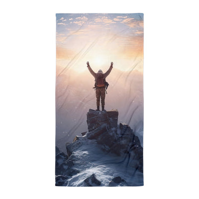Mann auf der Spitze eines Berges - Landschaftsmalerei - Handtuch berge xxx Default Title