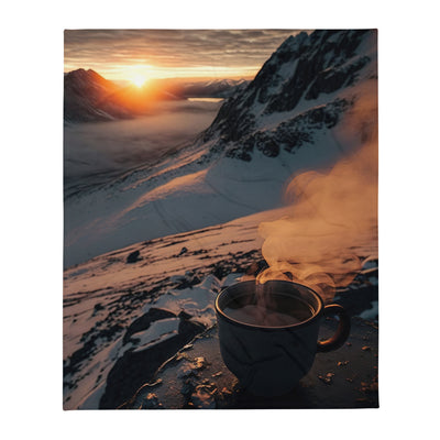 Heißer Kaffee auf einem schneebedeckten Berg - Überwurfdecke berge xxx 127 x 152.4 cm