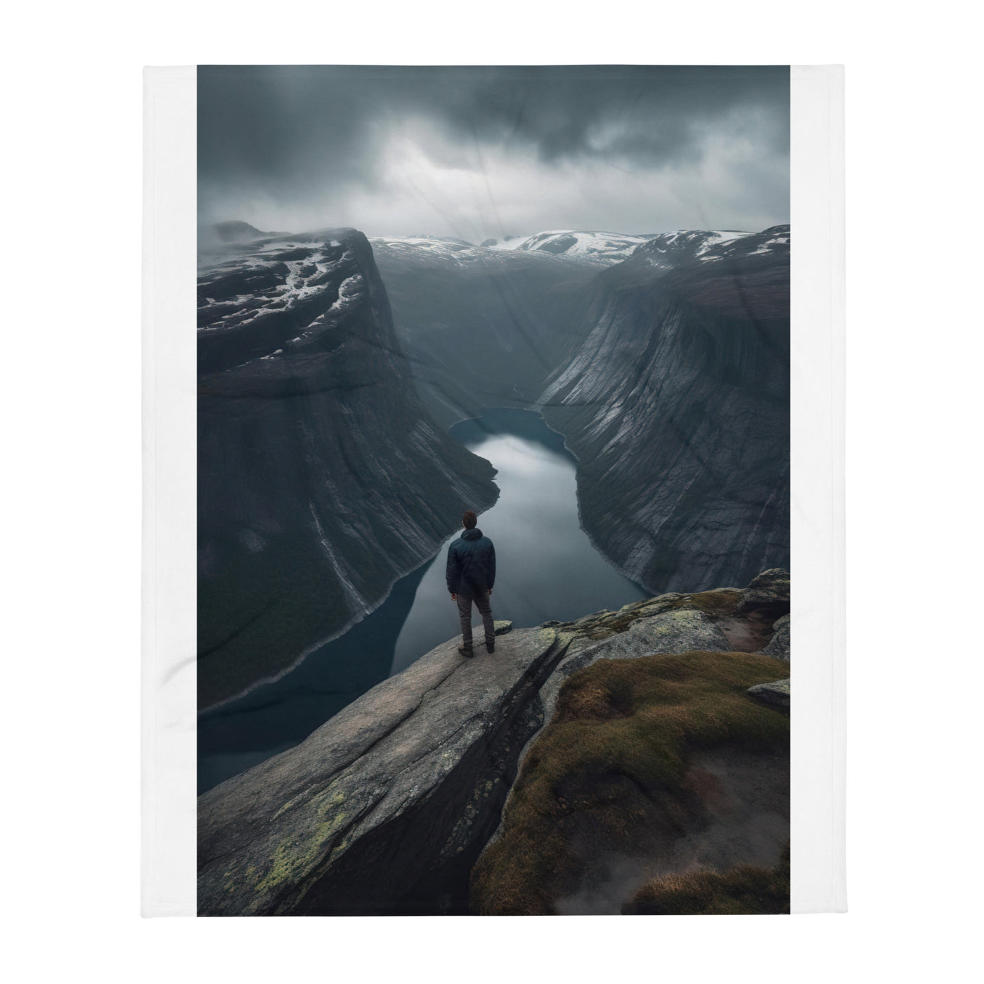 Mann auf Bergklippe - Norwegen - Überwurfdecke berge xxx 127 x 152.4 cm