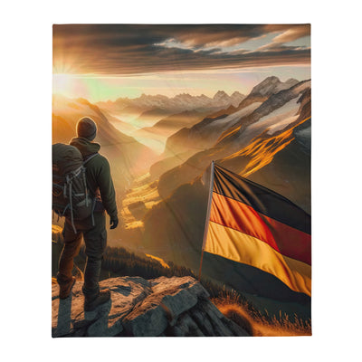 Foto der Alpen bei Sonnenuntergang mit deutscher Flagge und Wanderer, goldenes Licht auf Schneegipfeln - Überwurfdecke berge xxx yyy zzz 127 x 152.4 cm
