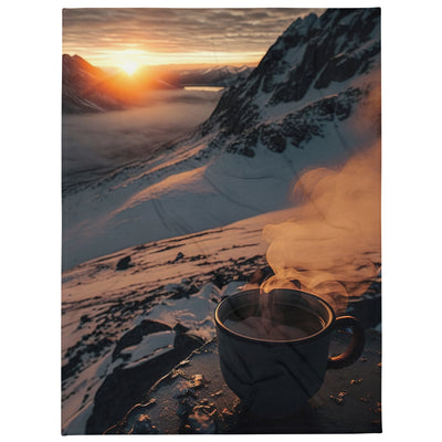 Heißer Kaffee auf einem schneebedeckten Berg - Überwurfdecke berge xxx 152.4 x 203.2 cm