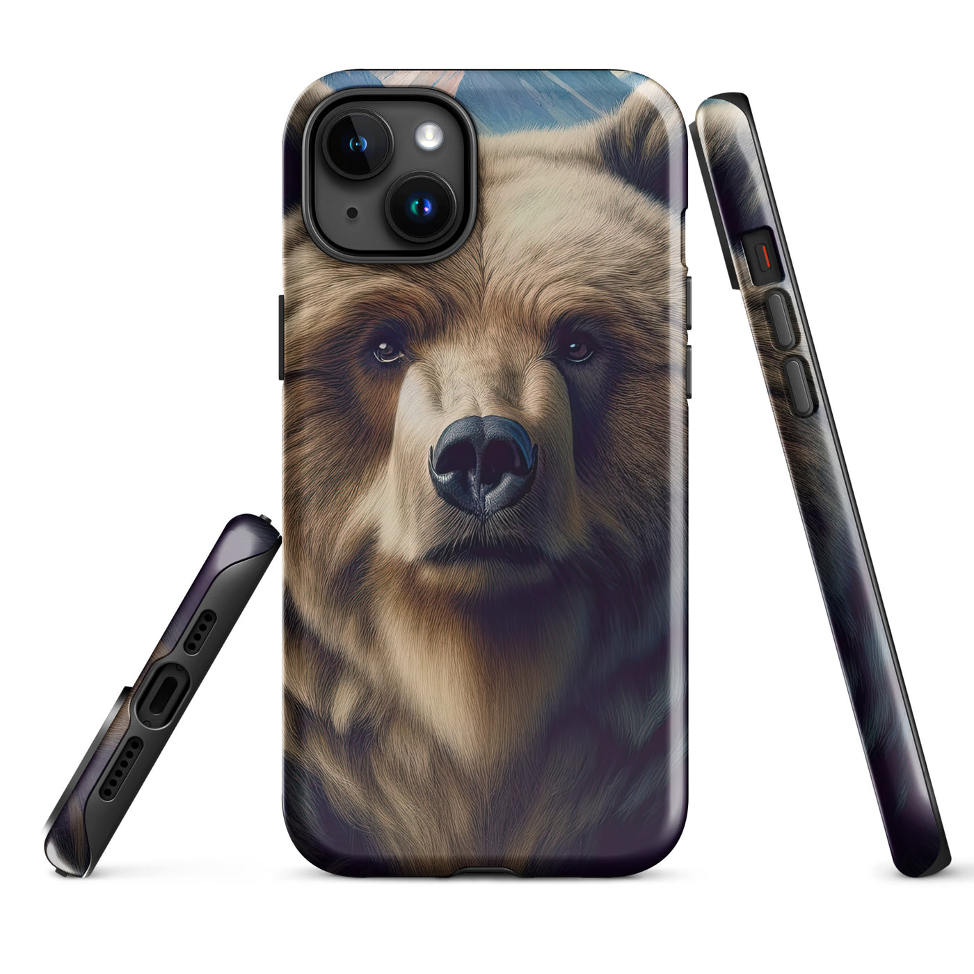 Foto eines Bären vor abstrakt gemalten Alpenbergen, Oberkörper im Fokus - iPhone Schutzhülle (robust) camping xxx yyy zzz iPhone 15 Plus