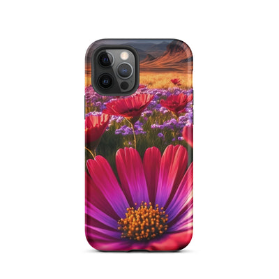 Wünderschöne Blumen und Berge im Hintergrund - iPhone Schutzhülle (robust) berge xxx iPhone 12 Pro