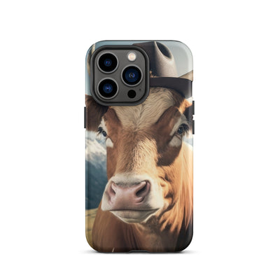 Kuh mit Hut in den Alpen - Berge im Hintergrund - Landschaftsmalerei - iPhone Schutzhülle (robust) berge xxx iPhone 13 Pro