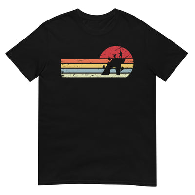 Sonne und Retro Linies - Klettern - (K) - Unisex Basic Softstyle T-Shirt | Gildan 64000 xxx yyy zzz Black