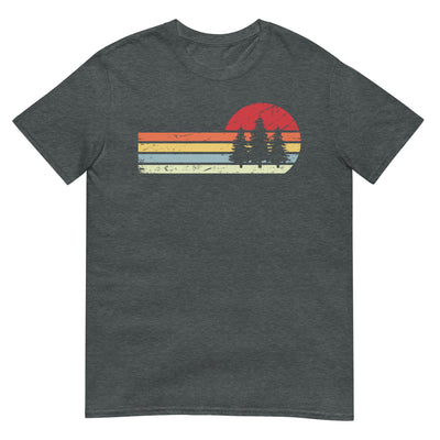 Sonne und Retro Linies - Bäume - T-Shirt (Unisex) camping xxx yyy zzz Dark Heather