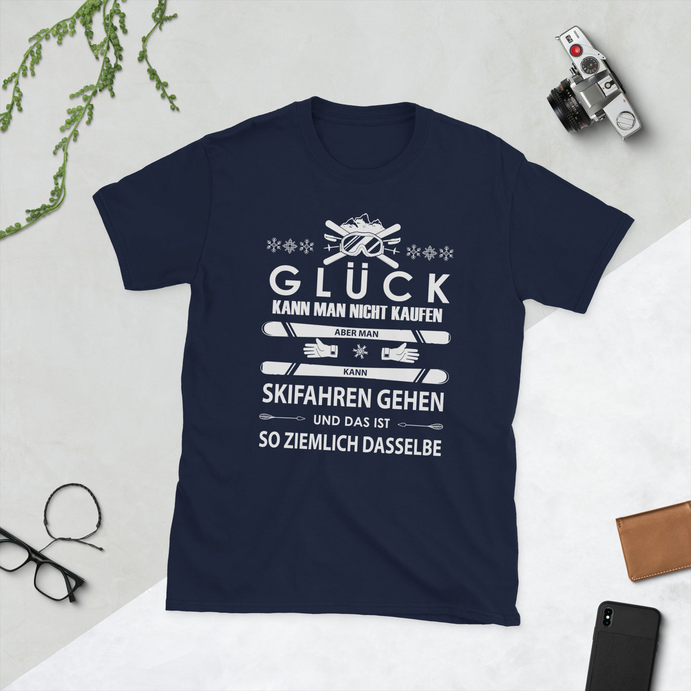 Glück Kann Man Sich Nicht Kaufen - T-Shirt (Unisex) klettern ski Navy