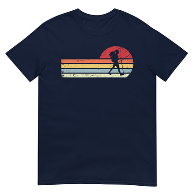 Sonne_und_Retro_Linies_-_Frau_Wandern_-_(W) - Unisex Basic Softstyle T-Shirt | Gildan 64000 xxx yyy zzz Navy