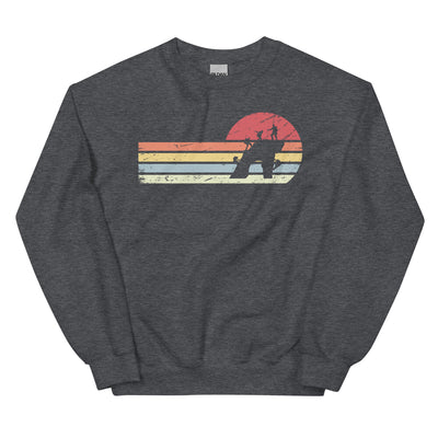 Sonne und Retro Linies - Klettern - (K) - Unisex Crew Neck Sweatshirt | Gildan 18000 xxx yyy zzz Dark Heather