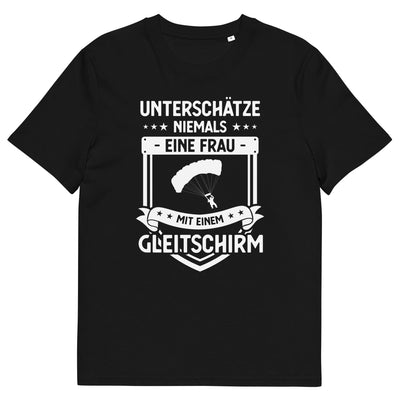 Unterschatze Niemals Eine Frau Mit Einem Gleitschirm - - Unisex Organic Cotton T-Shirt | Stanley/Stella STTU755 berge xxx yyy zzz Black