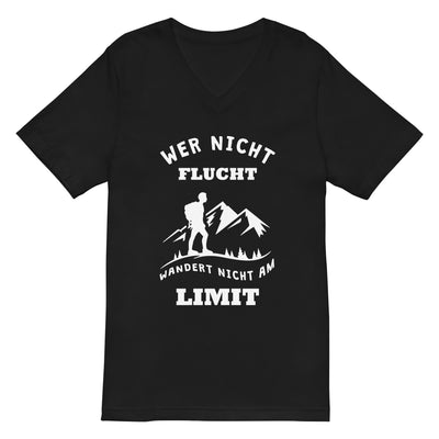 Wer nicht flucht wandert nicht am Limit - Herren V-Neck Shirt berge 2XL