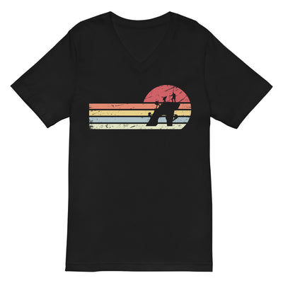 Sonne und Retro Linies - Klettern - (K) - Unisex V-Neck Tee | Bella + Canvas 3005 xxx yyy zzz 2XL