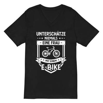 Unterschatze_Niemals_Eine_Frau_Mit_Einem_E-Bike_-_(E) - Unisex V-Neck Tee | Bella + Canvas 3005 xxx yyy zzz 2XL